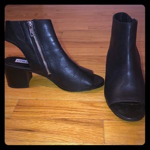 Steve Madden “Rico” Leather Bootie